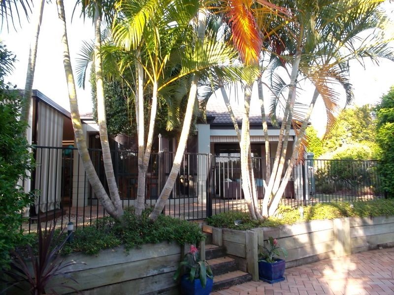 8 Sorrento, Forest Lake QLD 4078