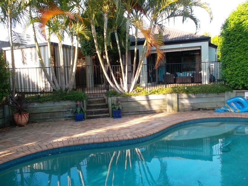 8 Sorrento, Forest Lake QLD 4078