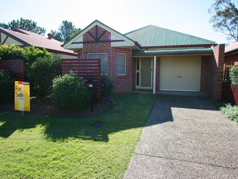 8 Pinaster Place, Forest Lake QLD 4078