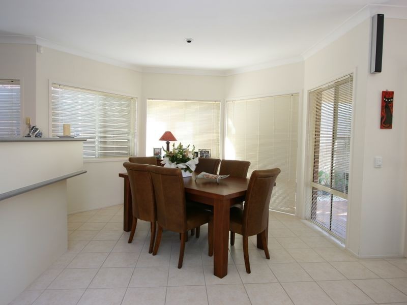8 Pinaster Place, Forest Lake QLD 4078
