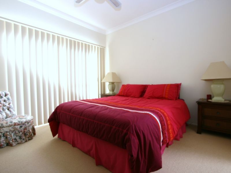 8 Pinaster Place, Forest Lake QLD 4078