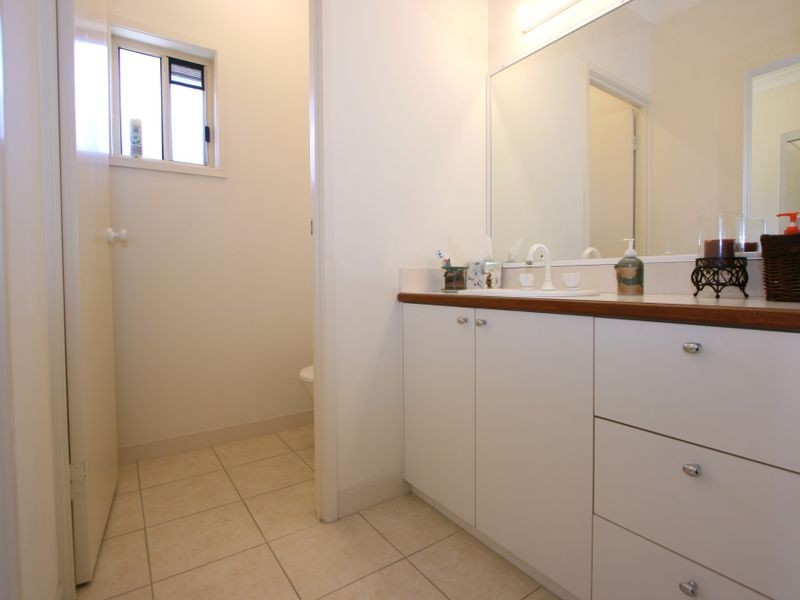 8 Pinaster Place, Forest Lake QLD 4078