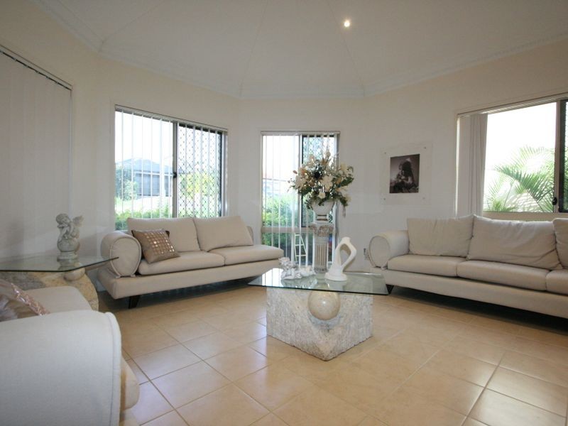 18 Balmoral Place, Forest Lake QLD 4078