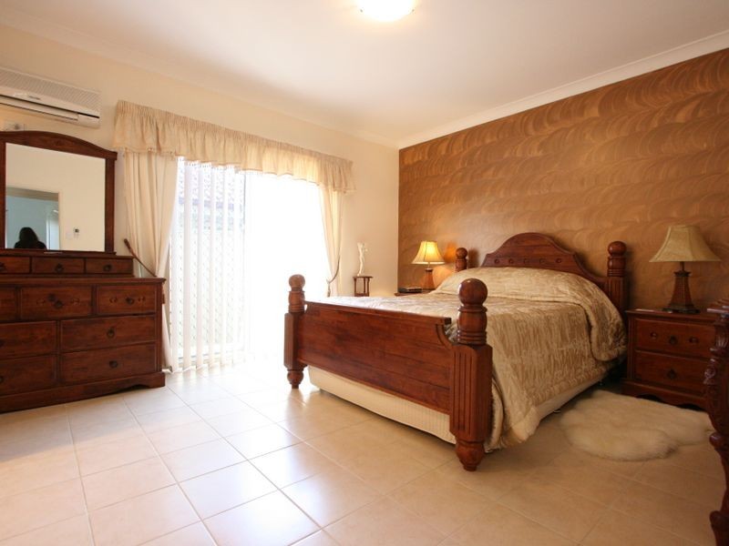 18 Balmoral Place, Forest Lake QLD 4078