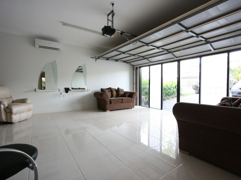 18 Balmoral Place, Forest Lake QLD 4078