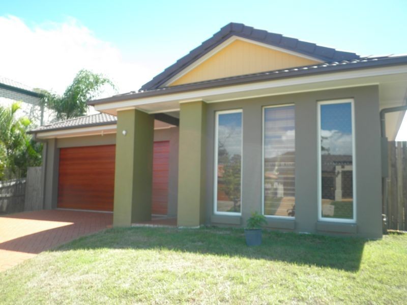 33 Hawthorne Street, Forest Lake QLD 4078