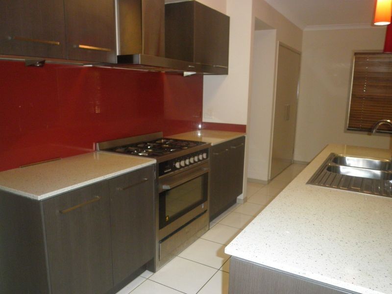 33 Hawthorne Street, Forest Lake QLD 4078