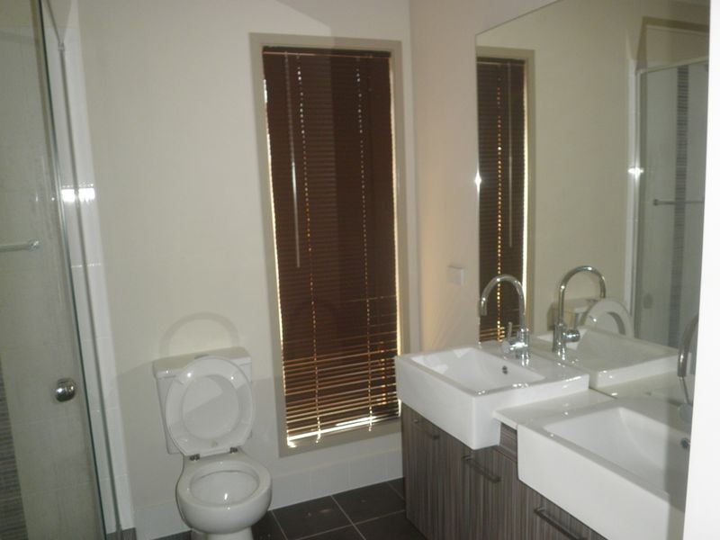 33 Hawthorne Street, Forest Lake QLD 4078