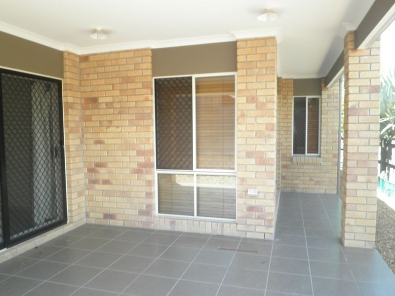 33 Hawthorne Street, Forest Lake QLD 4078