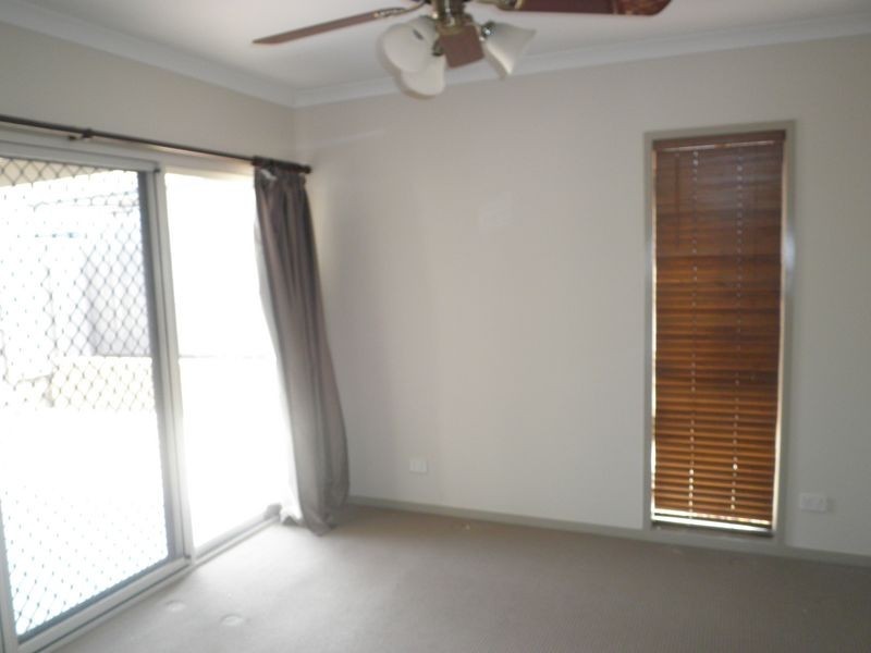 33 Hawthorne Street, Forest Lake QLD 4078