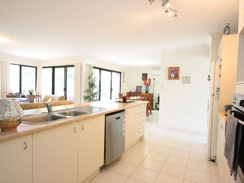 118 Jubilee Avenue, Forest Lake QLD 4078
