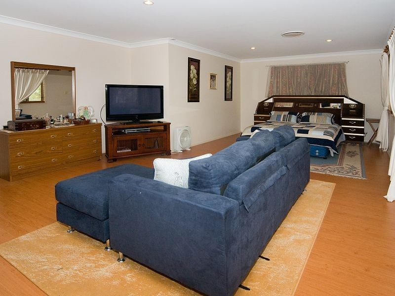 12 Beerwah Place, Forest Lake QLD 4078