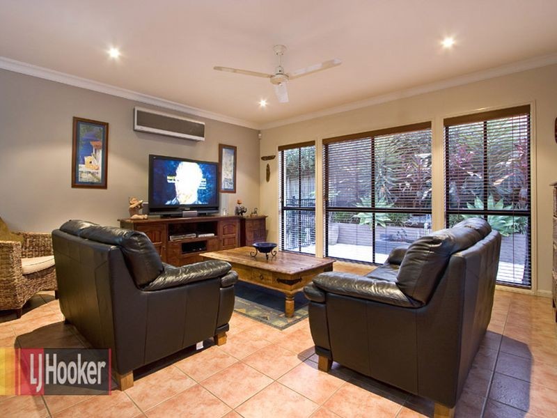 1 Camberwell Place, Forest Lake QLD 4078