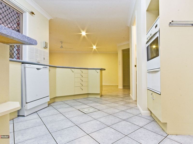 5 Scarlet Place, Forest Lake QLD 4078