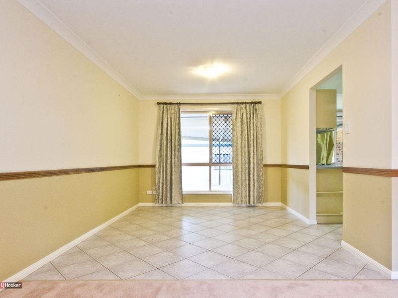 5 Scarlet Place, Forest Lake QLD 4078