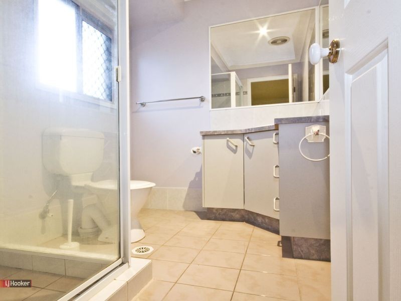 5 Scarlet Place, Forest Lake QLD 4078