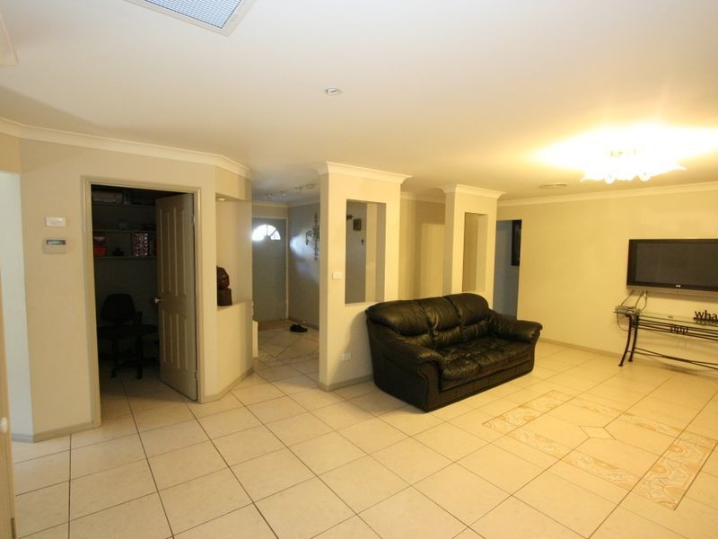1 Brooklands Circuit, Forest Lake QLD 4078