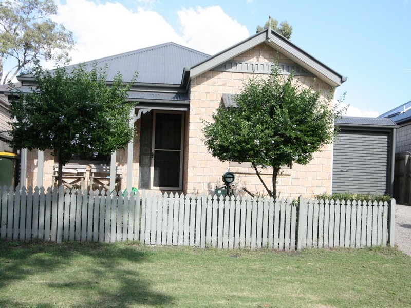 33 Eungella Terrace, Forest Lake QLD 4078