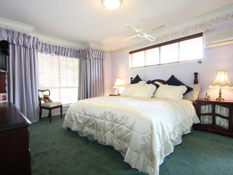 20 Robusta Place, Forest Lake QLD 4078