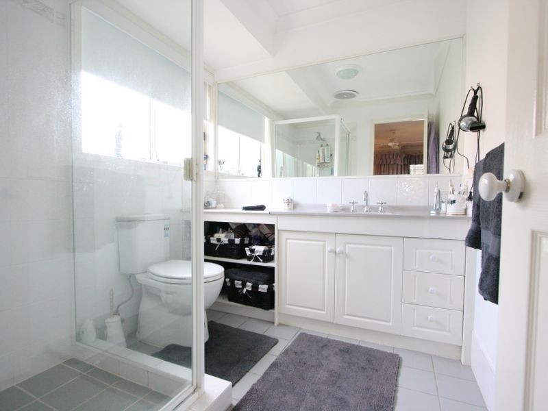 20 Robusta Place, Forest Lake QLD 4078