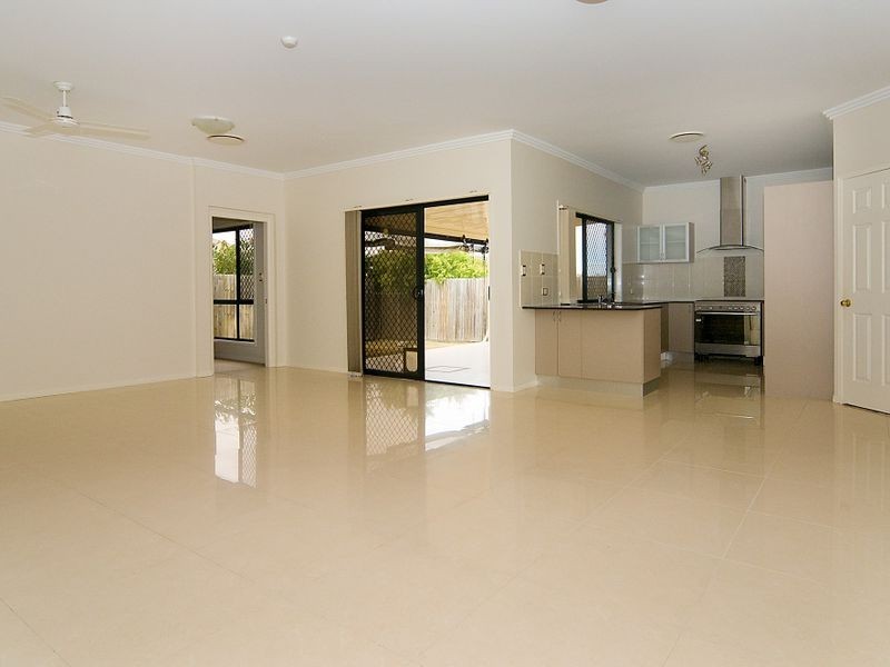 10 Summit Terrace, Forest Lake QLD 4078