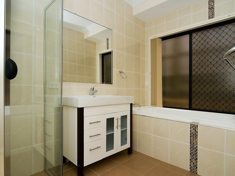 10 Summit Terrace, Forest Lake QLD 4078