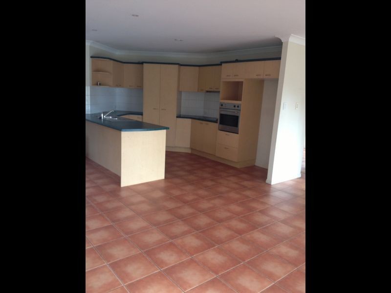 32 Mapleton Crescent, Forest Lake QLD 4078