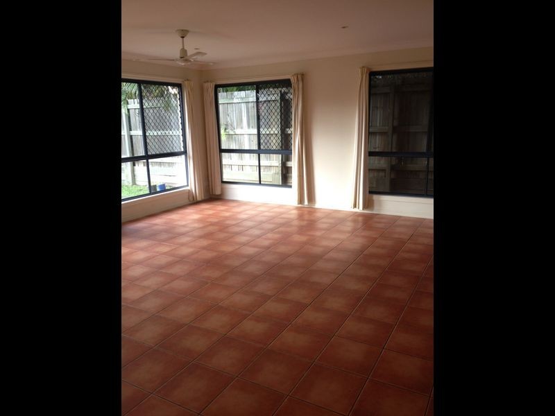 32 Mapleton Crescent, Forest Lake QLD 4078