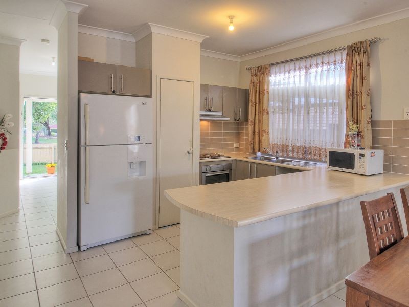 37 Booloumba Crescent, Forest Lake QLD 4078
