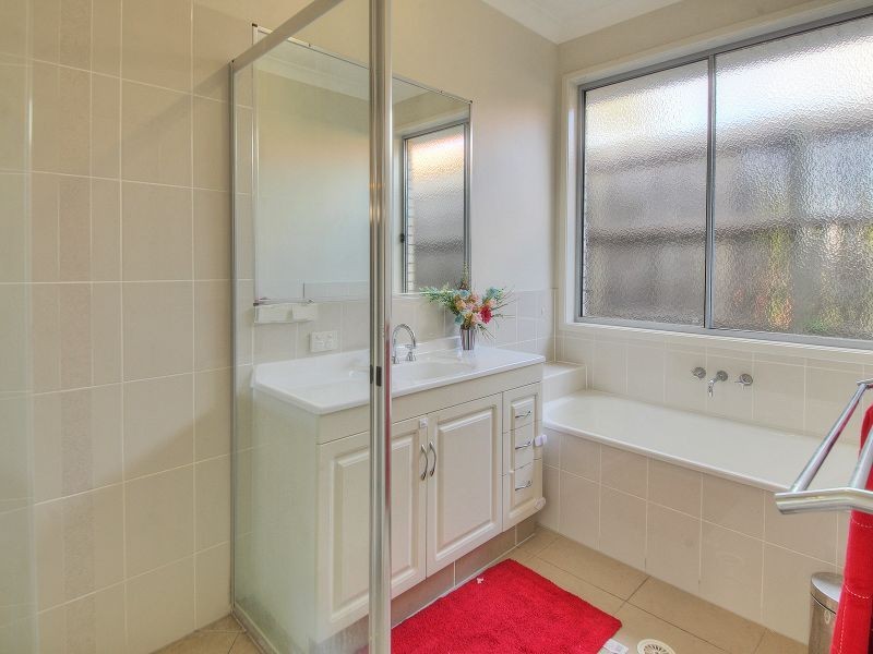 37 Booloumba Crescent, Forest Lake QLD 4078