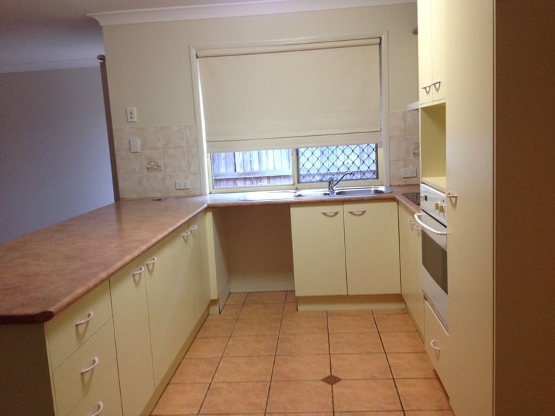 33 Centennial Way, Forest Lake QLD 4078