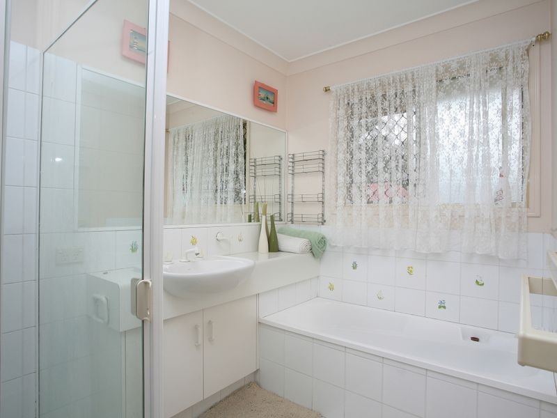 1 Cressbrook Street, Forest Lake QLD 4078