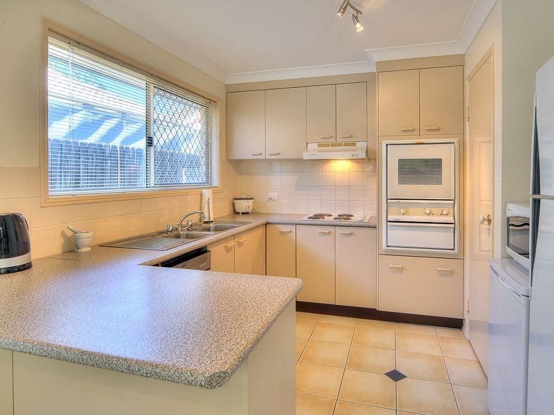 32 Clarendon Circuit, Forest Lake QLD 4078