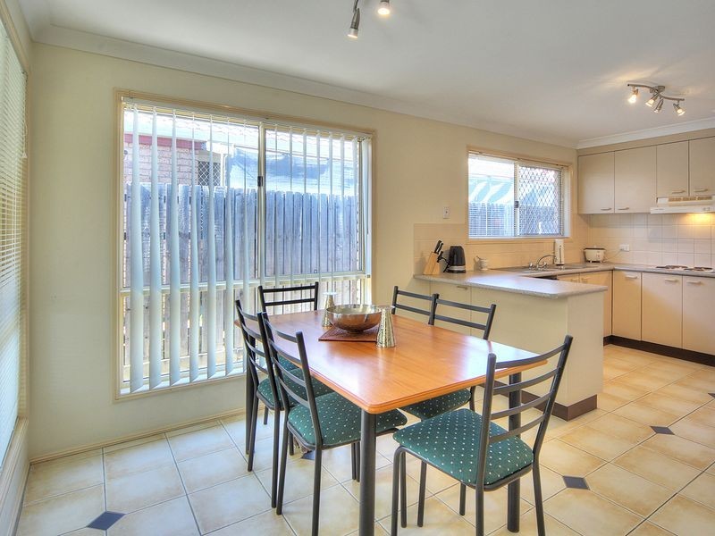 32 Clarendon Circuit, Forest Lake QLD 4078