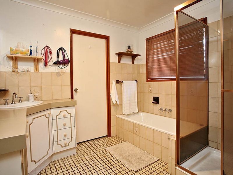 28 Garden Avenue, Camira QLD 4300