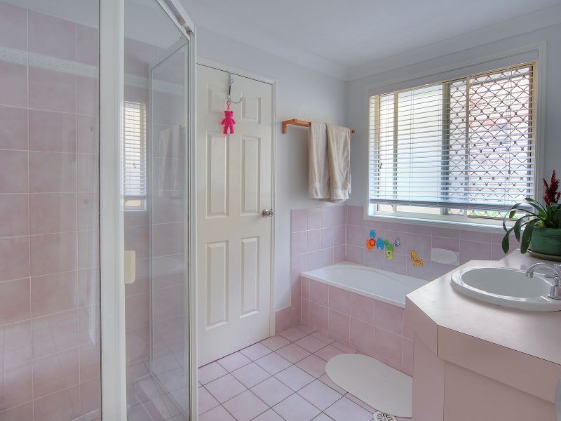 60 Settlers Circuit, Forest Lake QLD 4078