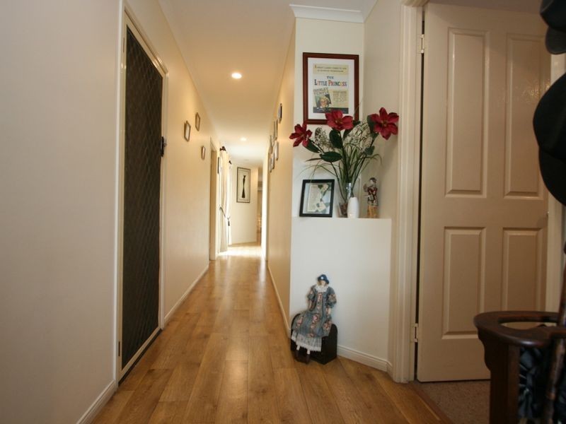 61 Laricina Circuit, Forest Lake QLD 4078