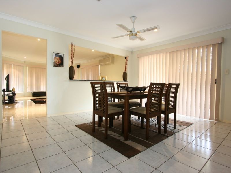 16 St James Street, Forest Lake QLD 4078