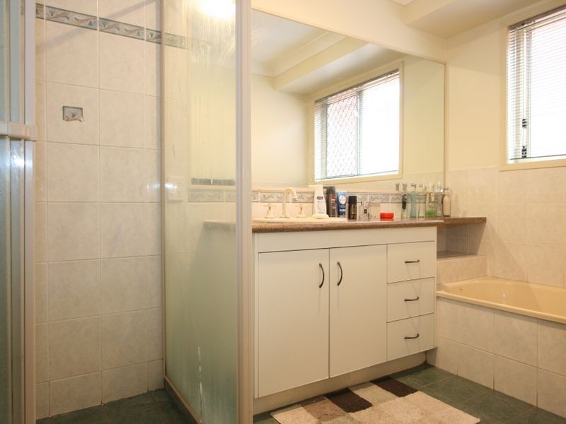 16 St James Street, Forest Lake QLD 4078