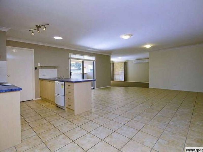 5 Taylor Place, Forest Lake QLD 4078