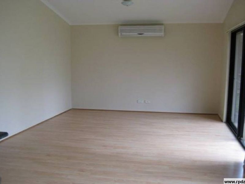 8 Stanford Place, Forest Lake QLD 4078