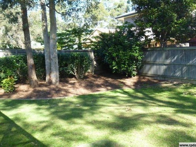 8 Stanford Place, Forest Lake QLD 4078