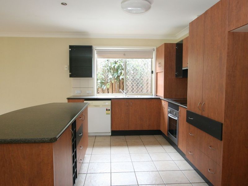 40 Paton Crescent, Forest Lake QLD 4078