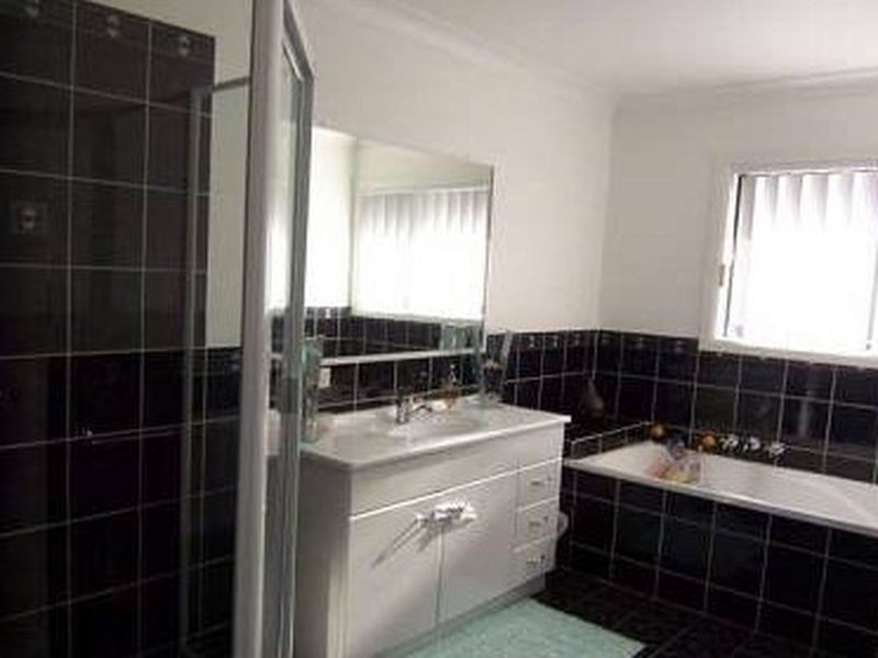 25 Chelsea Place, Forest Lake QLD 4078