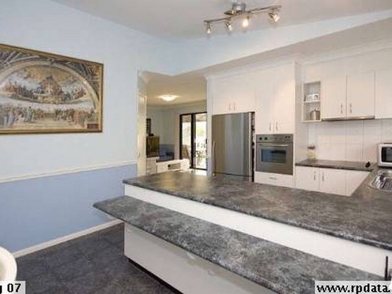 25 Chelsea Place, Forest Lake QLD 4078