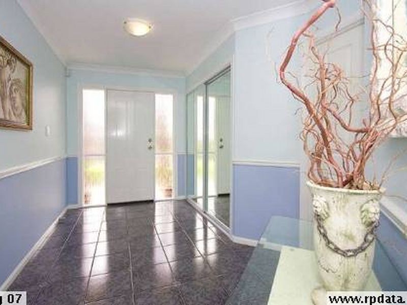 25 Chelsea Place, Forest Lake QLD 4078