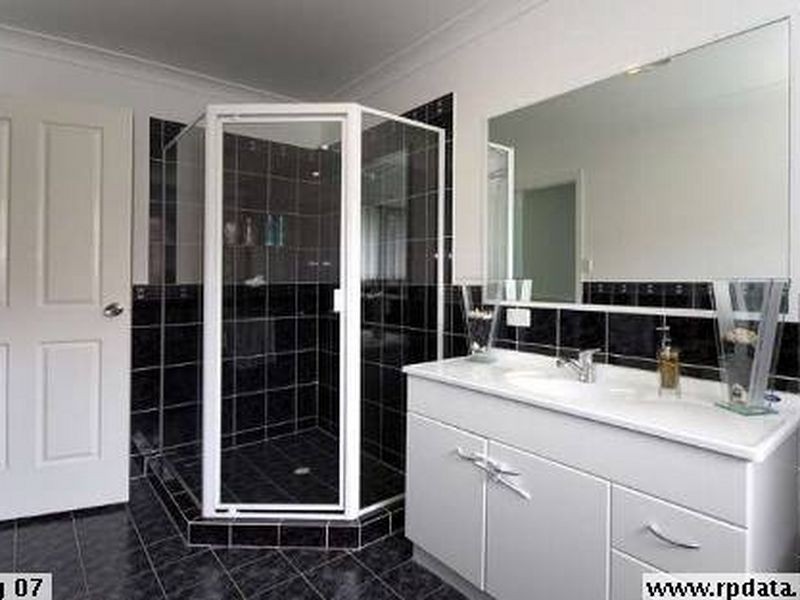 25 Chelsea Place, Forest Lake QLD 4078