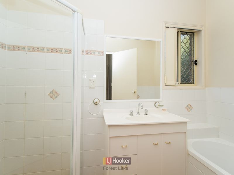 10 Montserrat Place, Forest Lake QLD 4078