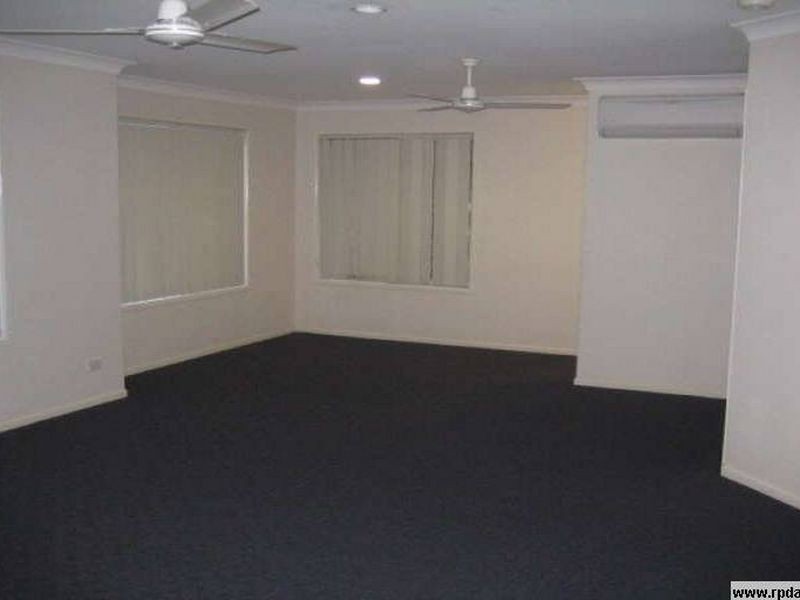 16 Fraser Place, Forest Lake QLD 4078