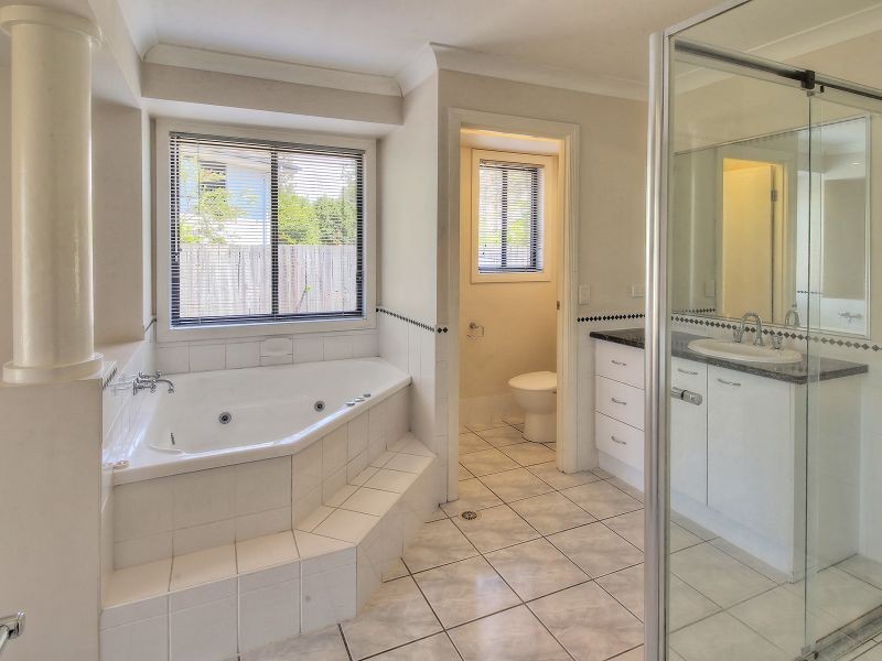 18 Ascot Avenue, Forest Lake QLD 4078